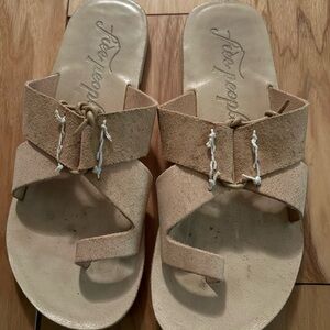 GUC Free People sandals. Size 37 i wear a 7. Final Price
